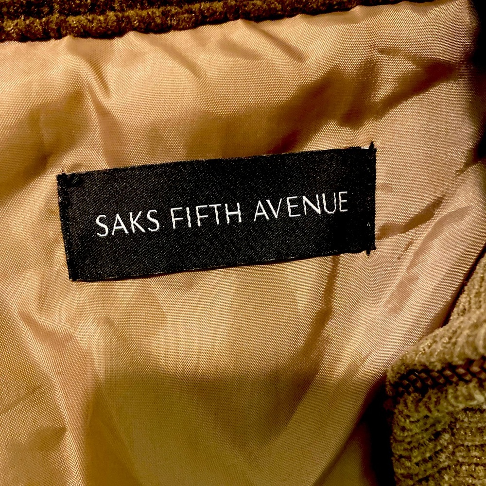 Saks Fifth Avenue coat. Size: XXL Brown/Tan color with leathery patch on elbow